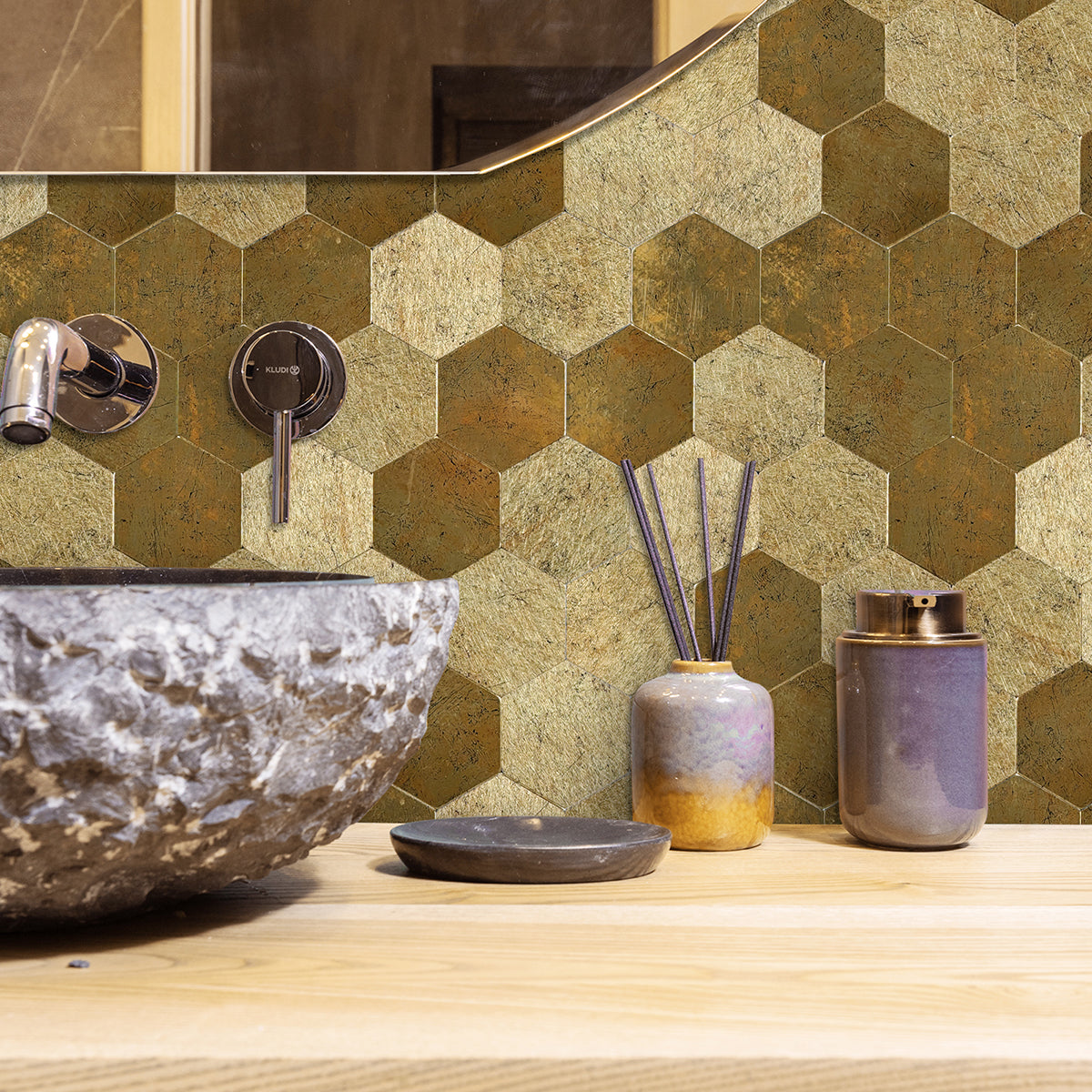 Pack of 4, Large Luxe Gold HexaStyle Aluminum Peel & Stick Tile Size: 290 x 288 x 4 mm