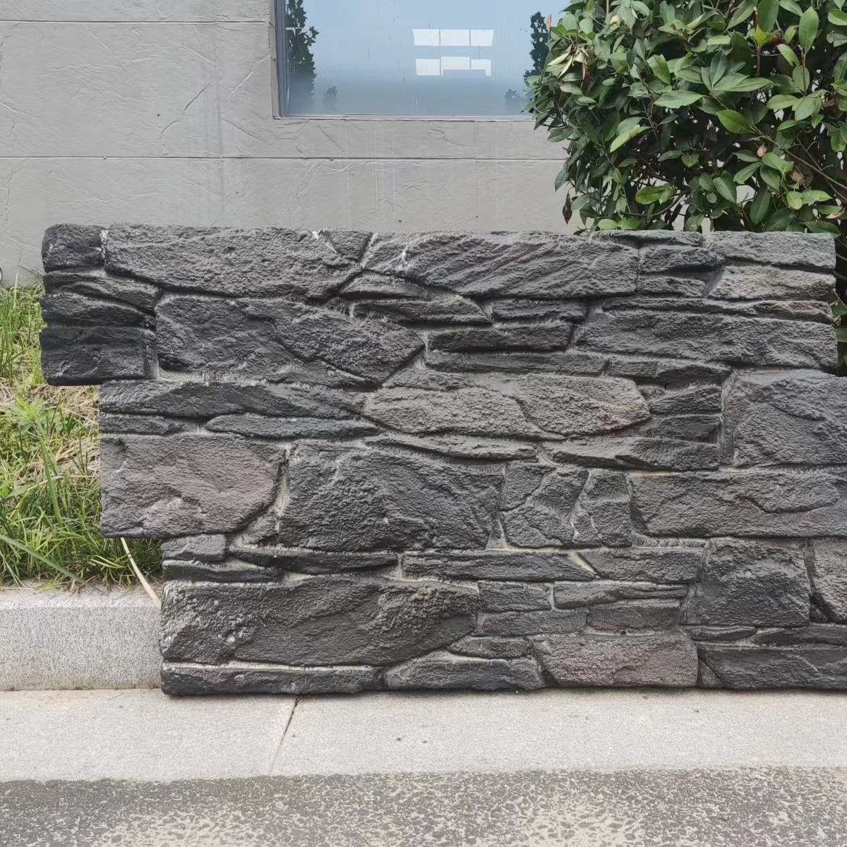 Rustic Stacked Slate PU Wall Panel – Charcoal Finish Size:1200 x 600 x 60 mm Pack of 2