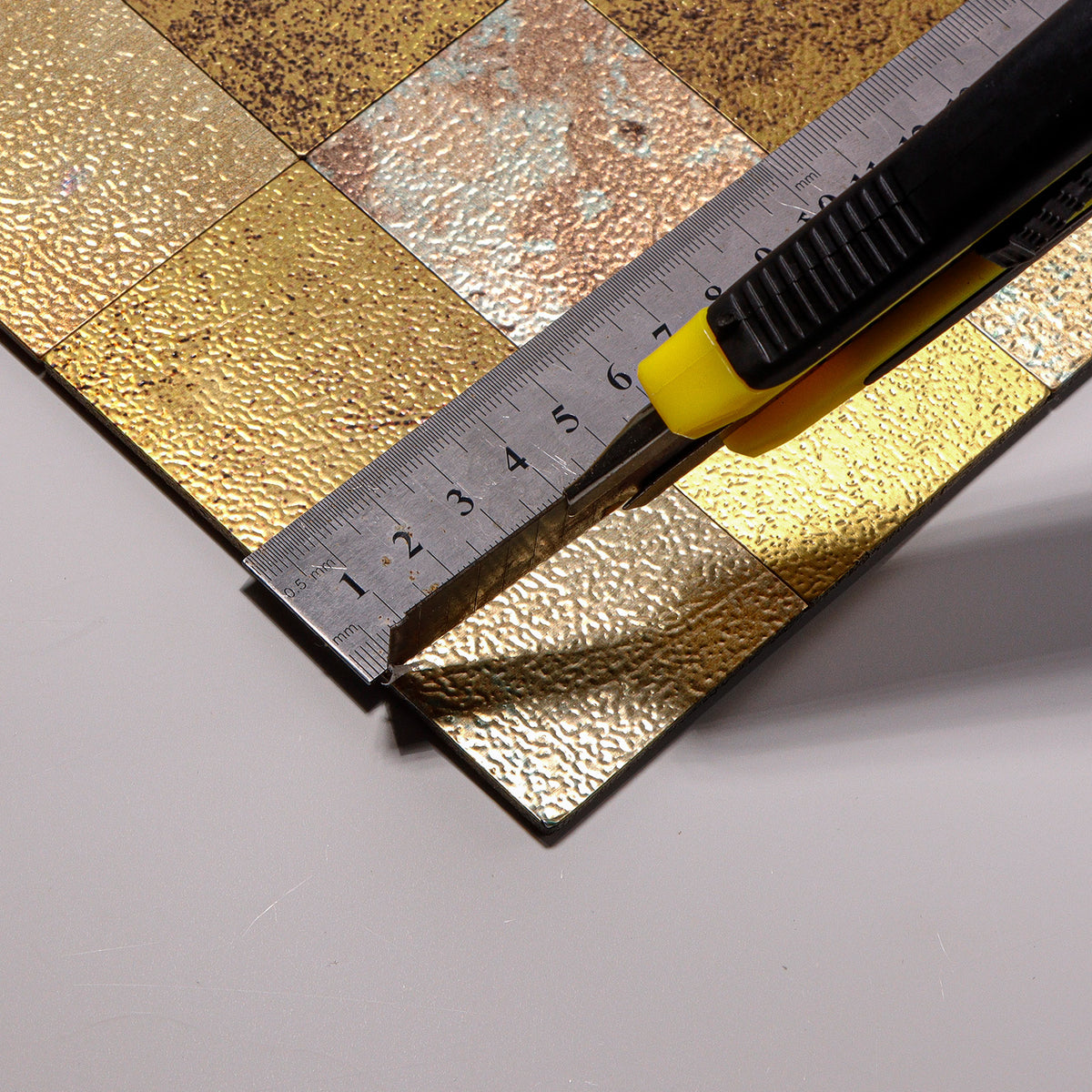 Pack of 4 Square Multi-Shade Bronze Peel & Stick Aluminum Mosaic Tile Size: 305 × 305 × 3.5 mm